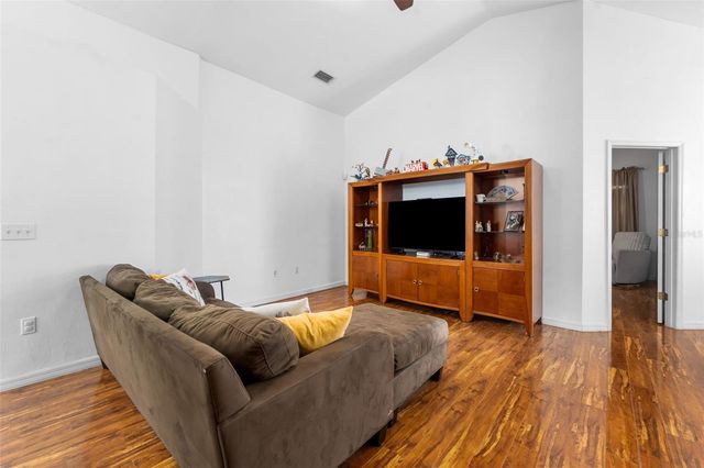 2156 NW 52 PLACE, Gainesville, FL 32605