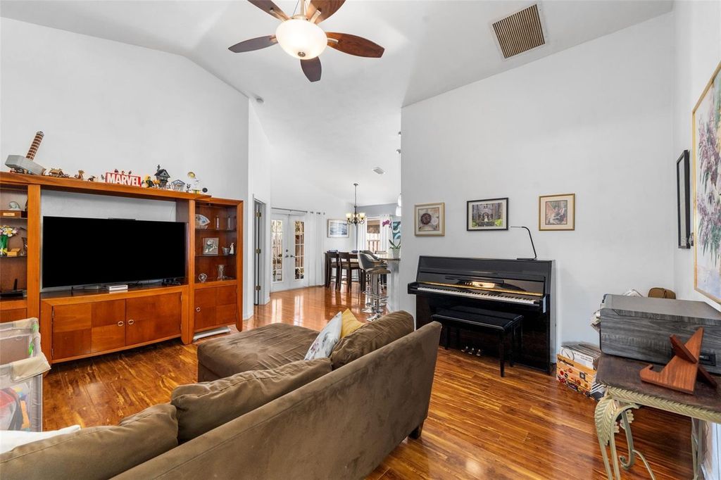 Image 9 of property listing at 2156 NW 52 PLACE, Gainesville, FL 32605