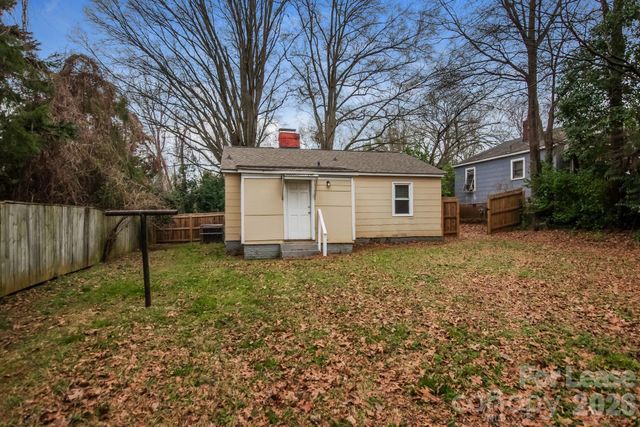 1525 Effingham Road, Charlotte, NC 28208