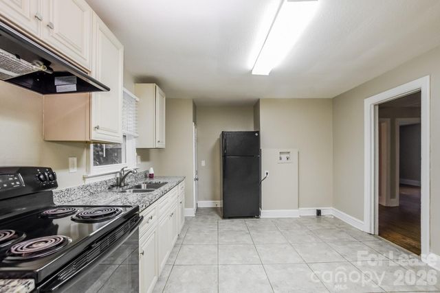 1525 Effingham Road, Charlotte, NC 28208