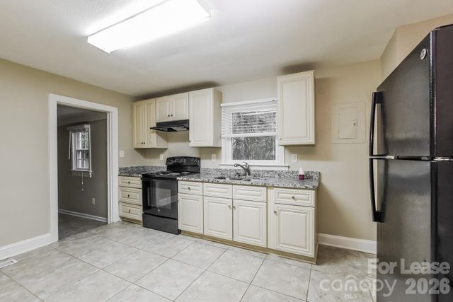 1525 Effingham Road, Charlotte, NC 28208