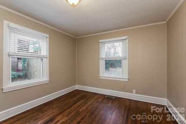 1525 Effingham Road, Charlotte, NC 28208