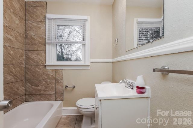 1525 Effingham Road, Charlotte, NC 28208