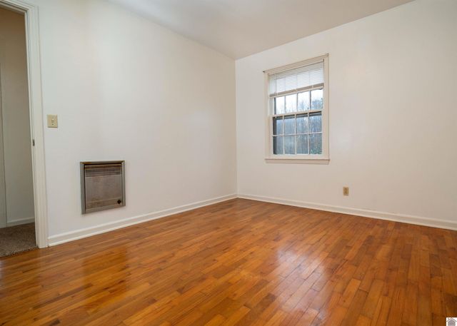 210 Irvin Cobb, Murray, KY 42071