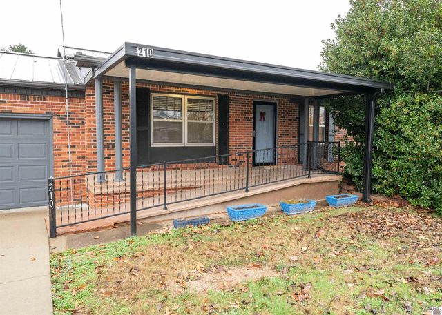 210 Irvin Cobb, Murray, KY 42071