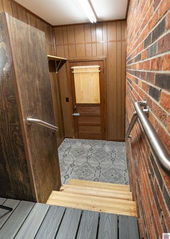 210 Irvin Cobb, Murray, KY 42071