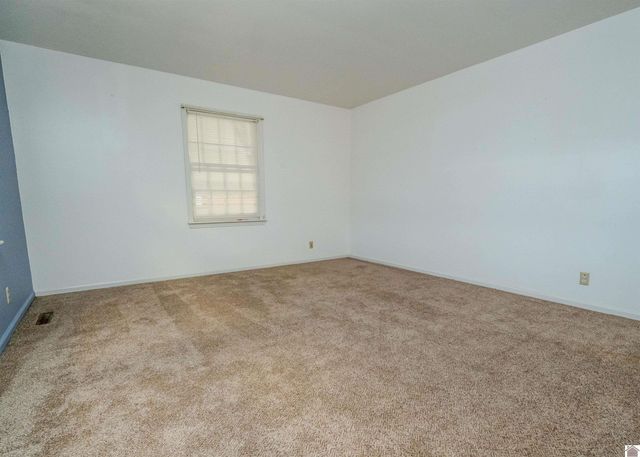 210 Irvin Cobb, Murray, KY 42071