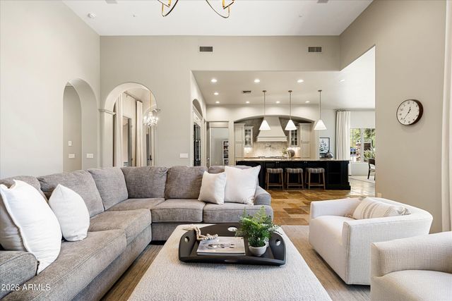 10725 E GREYTHORN Drive, Scottsdale, AZ 85262
