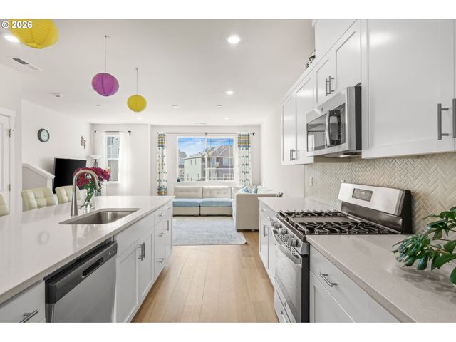 15081 Nw ORCHID St, Portland, OR 97229