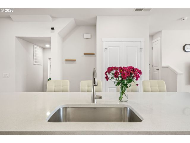 15081 Nw ORCHID St, Portland, OR 97229