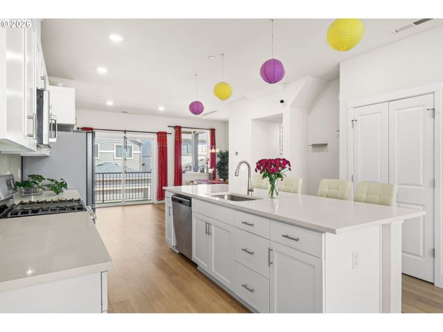 15081 Nw ORCHID St, Portland, OR 97229