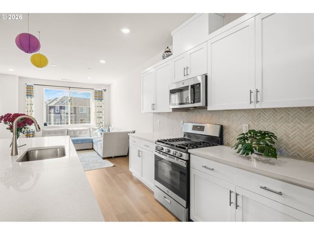 15081 Nw ORCHID St, Portland, OR 97229