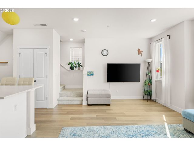 15081 Nw ORCHID St, Portland, OR 97229