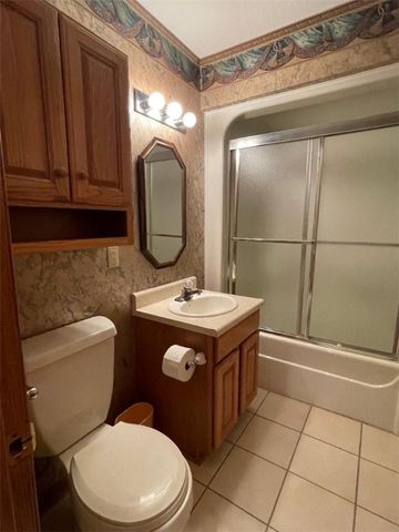 1445 Winterberry Ct 2B, Hermitage, PA 16148