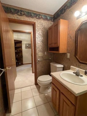 1445 Winterberry Ct 2B, Hermitage, PA 16148