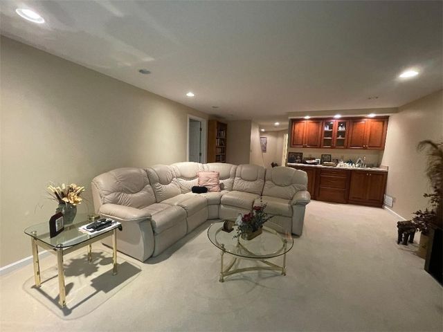 1445 Winterberry Ct 2B, Hermitage, PA 16148