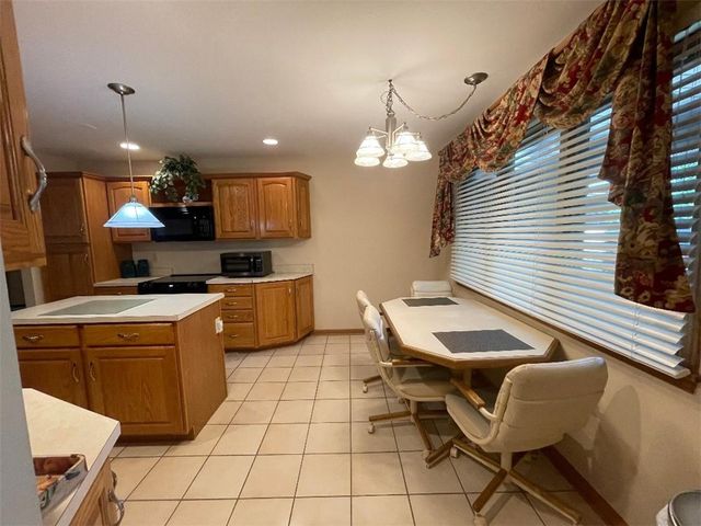 1445 Winterberry Ct 2B, Hermitage, PA 16148