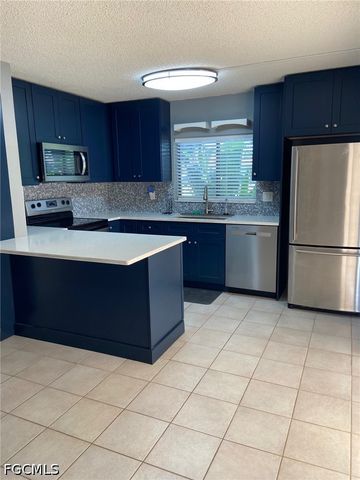 1442 Park Shore CIR 1, Fort Myers, FL 33901