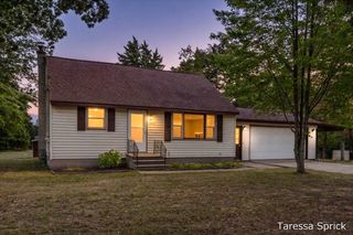 14092 152nd Avenue, Grand Haven, MI 49417