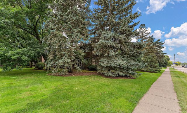 2460 Crestwood Drive, North Saint Paul, MN 55109