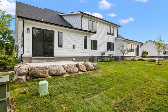 5820 Heights Boulevard, Sterling Heights, MI 48314