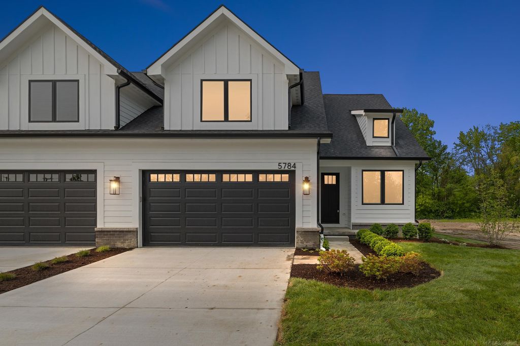 5820 Heights Boulevard, Sterling Heights, MI 48314