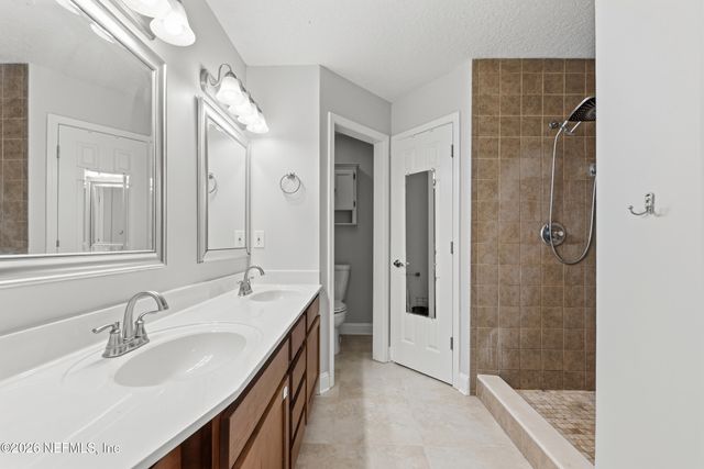 8634 HAMMOND FOREST Drive, Jacksonville, FL 32221
