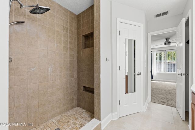 8634 HAMMOND FOREST Drive, Jacksonville, FL 32221