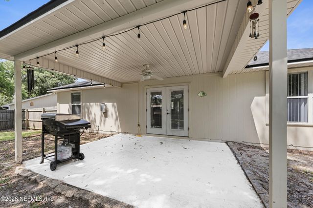 8634 HAMMOND FOREST Drive, Jacksonville, FL 32221