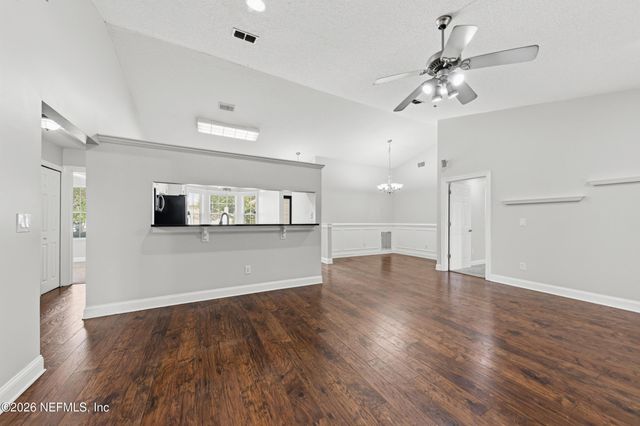 8634 HAMMOND FOREST Drive, Jacksonville, FL 32221