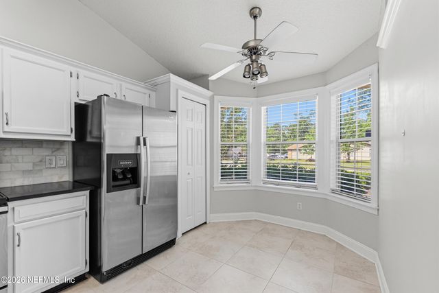 8634 HAMMOND FOREST Drive, Jacksonville, FL 32221