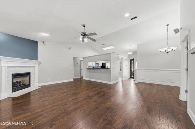 8634 HAMMOND FOREST Drive, Jacksonville, FL 32221