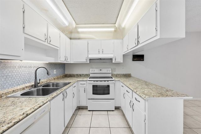 3118 Spanish Wells Drive 15C, Delray Beach, FL 33445