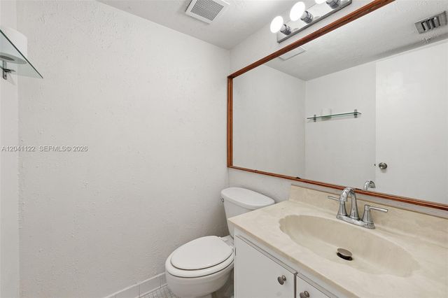 3118 Spanish Wells Drive 15C, Delray Beach, FL 33445