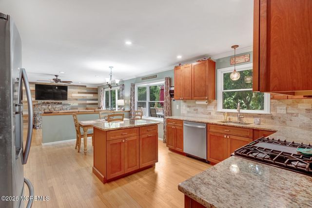 13 High Ridge Road, Little Egg Harbor, NJ 08087