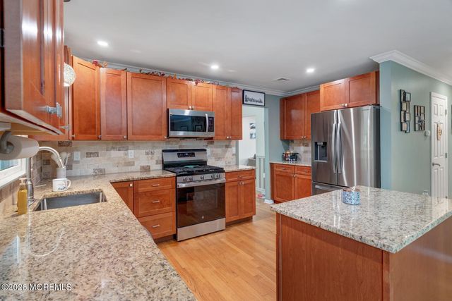 13 High Ridge Road, Little Egg Harbor, NJ 08087