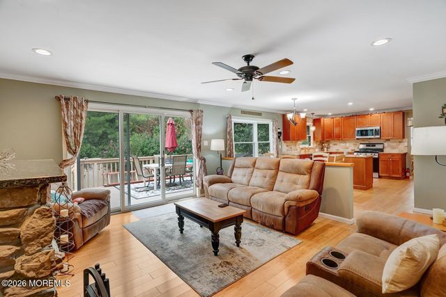 13 High Ridge Road, Little Egg Harbor, NJ 08087