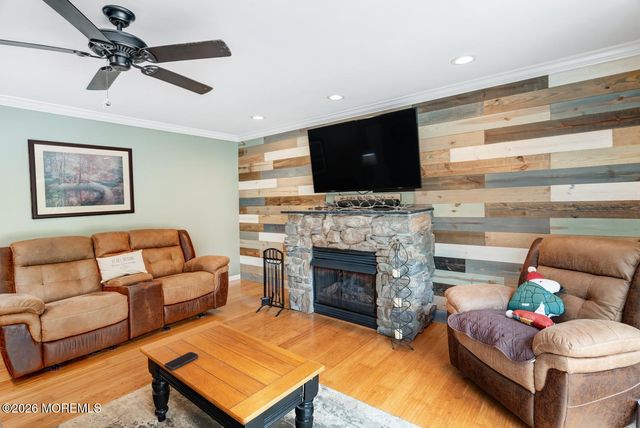 13 High Ridge Road, Little Egg Harbor, NJ 08087