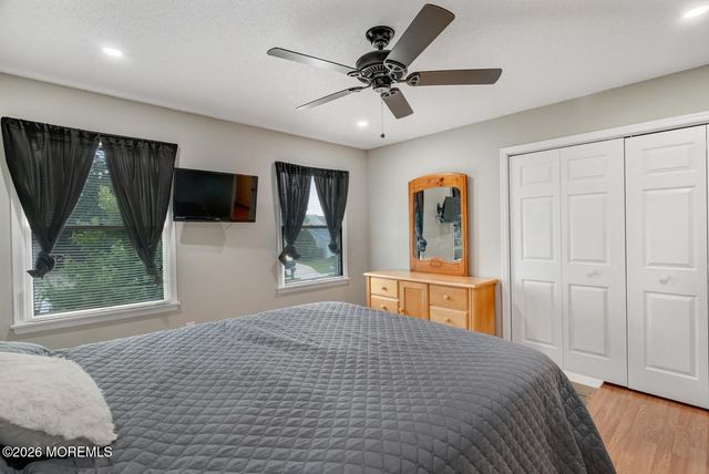 13 High Ridge Road, Little Egg Harbor, NJ 08087