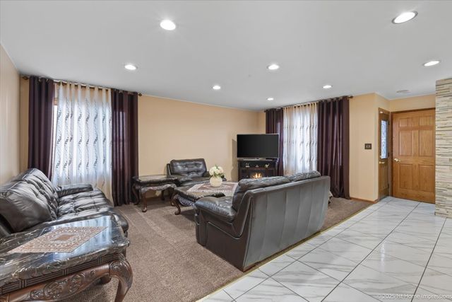 5316 W MINT JULIP Drive, Alsip, IL 60803