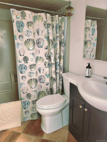 95 Springville Road S 3, Hampton Bays, NY 11946