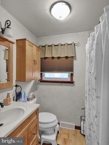 3810 WILLOW GROVE AVE, Reading, PA 19605