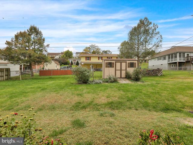 3810 WILLOW GROVE AVE, Reading, PA 19605