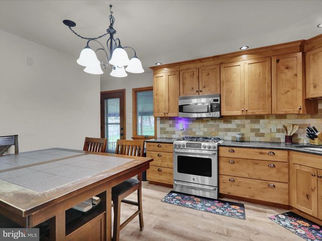 3810 WILLOW GROVE AVE, Reading, PA 19605