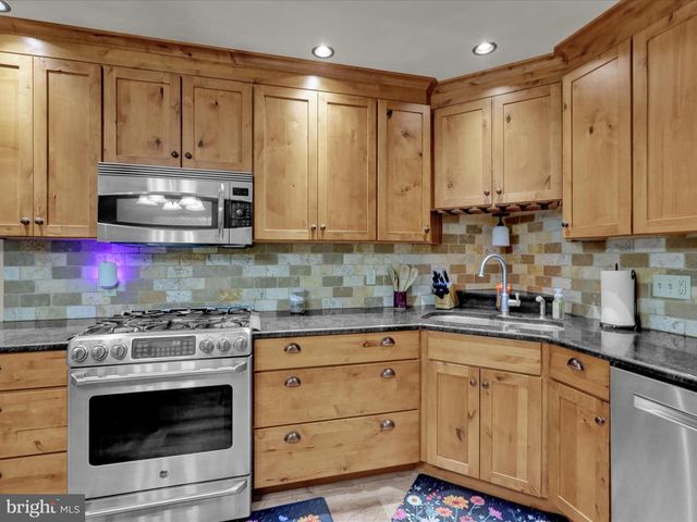 3810 WILLOW GROVE AVE, Reading, PA 19605