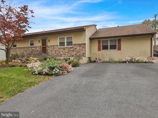 3810 WILLOW GROVE AVE, Reading, PA 19605