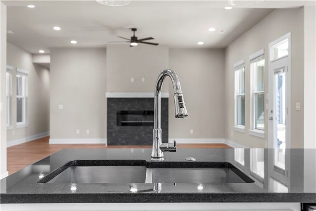 825 Mueller Way, Prairie Grove, AR 72753