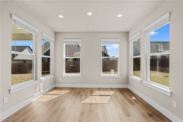 825 Mueller Way, Prairie Grove, AR 72753