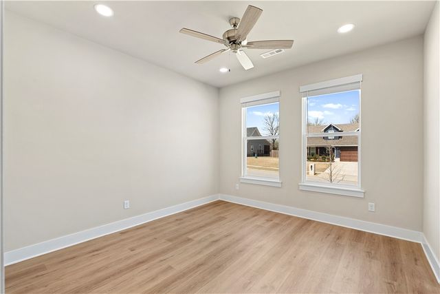 825 Mueller Way, Prairie Grove, AR 72753