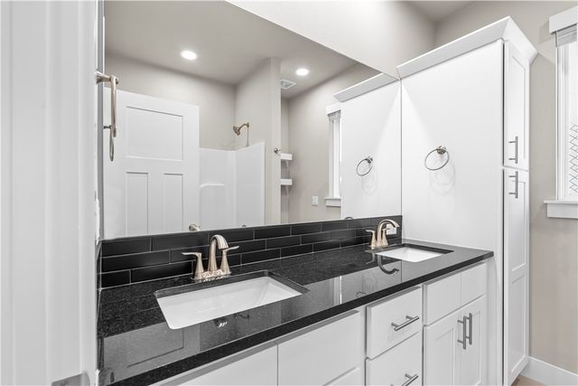 825 Mueller Way, Prairie Grove, AR 72753